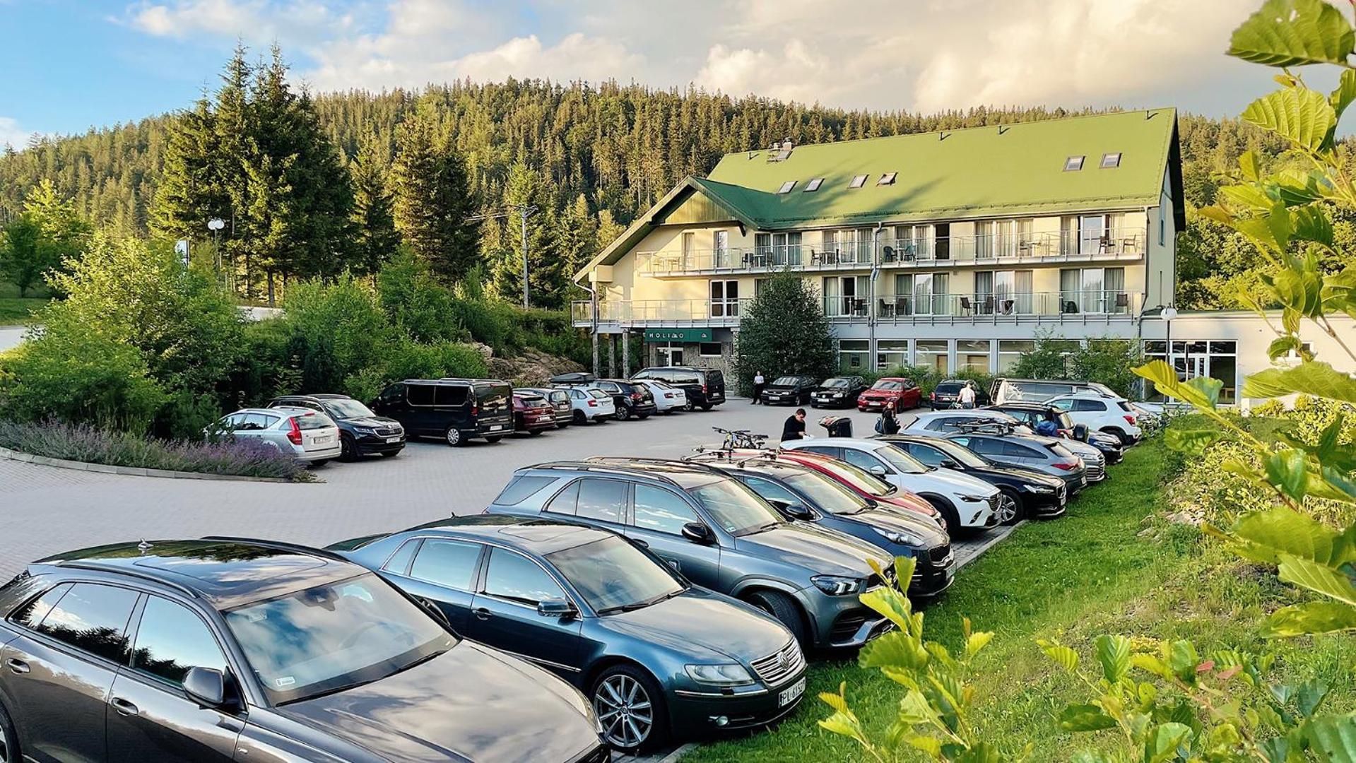 Holimo Hotel Строне-Слёнске Экстерьер фото
